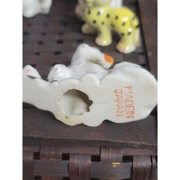 Lot of Small Porcelain Cats and Kittens #A56 - Picture 7 of 9